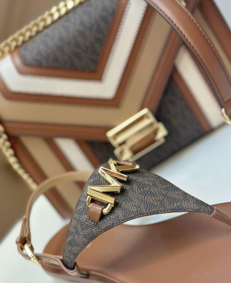 SANDALIA REED FLAT THONG MICHAEL KORS MARRON 2