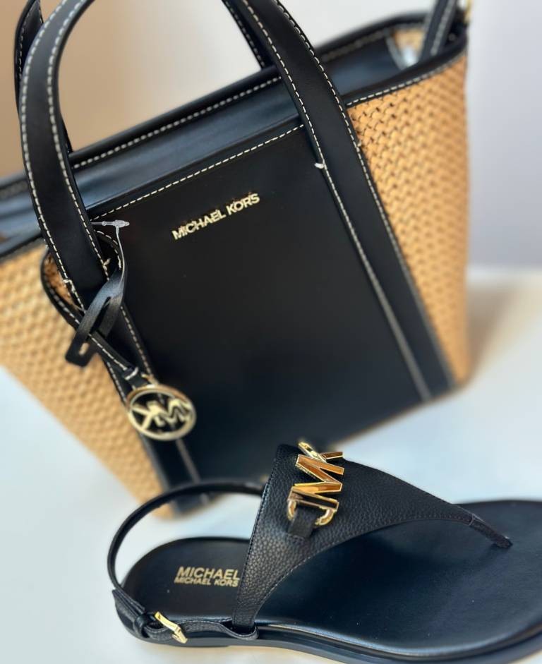 SANDALIA REED FLAT THONG MICHAEL KORS NEGRA 2