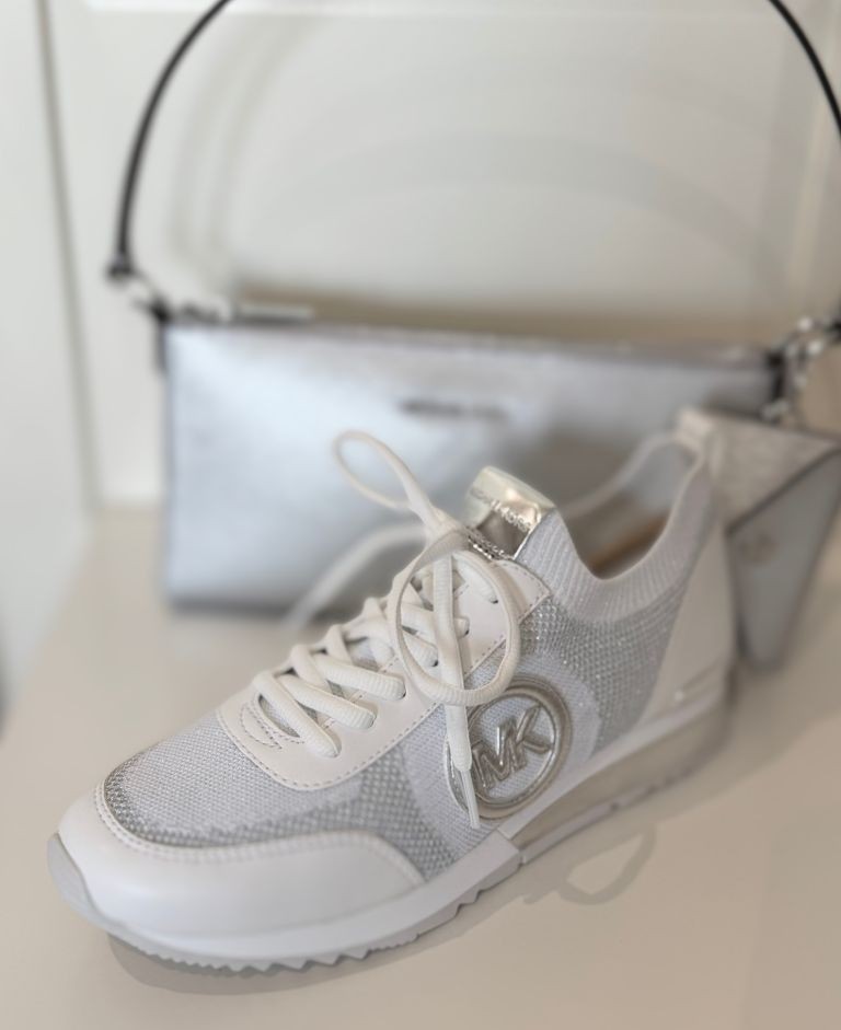 BOLSO MICHAEL KORS POUCHETT VINCENT PLATEADO